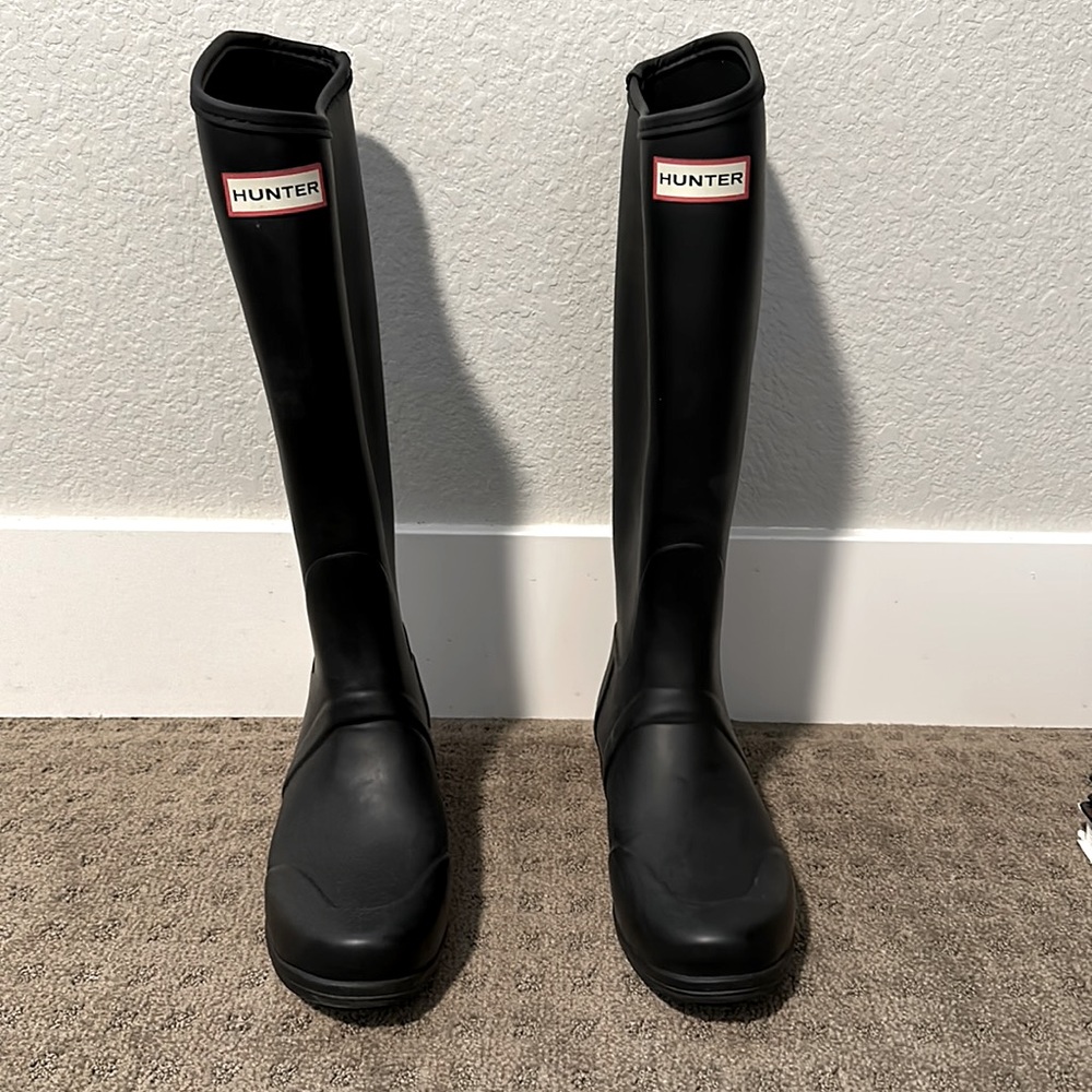 Hunter matte tall rain boots 7 black